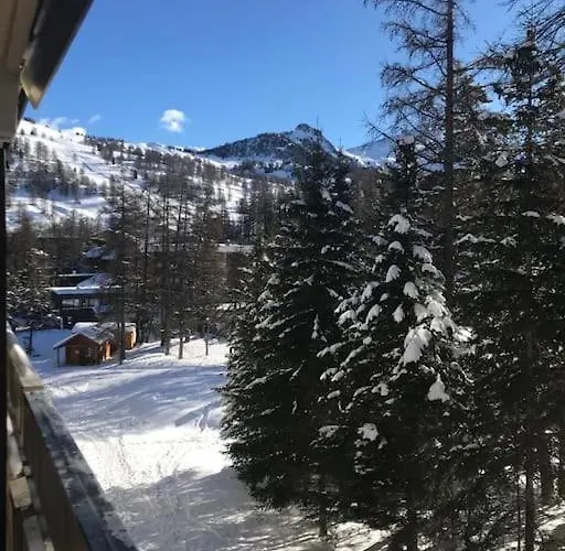 T3 Aux Ecrins Iv, Skis Aux Pieds A Vars