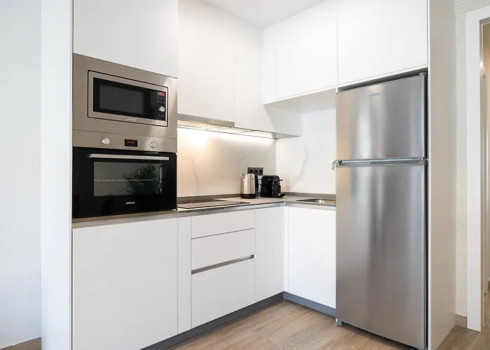Beach And Golf At Modern Apartment