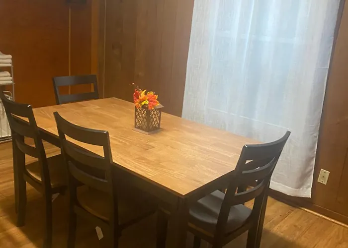 Casa Localizada Muy Cerca Del Estadio, 8 Minutos Del Centro Y Muchos Lugares Mas, No Se Permiten Fiestas , O Fumar