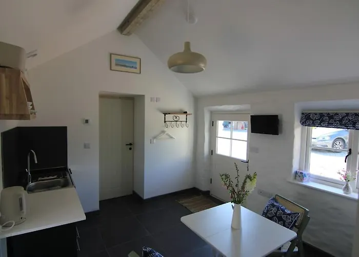 The Dairy, A Cosy Conversion Nr Little Haven