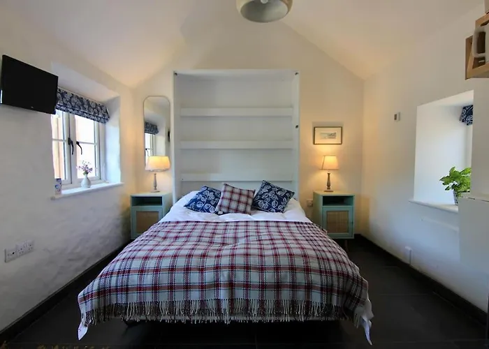 The Dairy, A Cosy Conversion Nr Little Haven