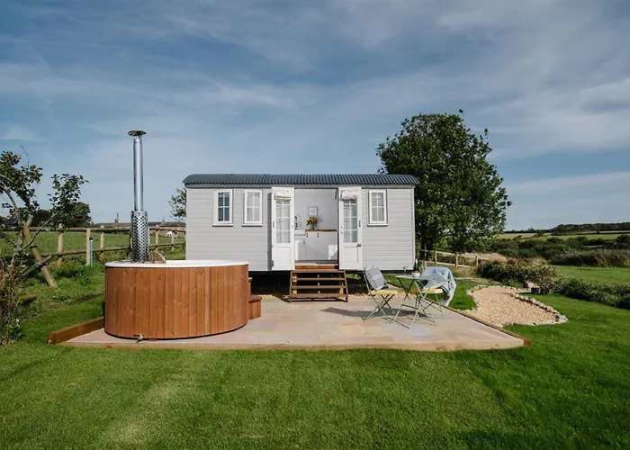 Shepherds Hut At Chenhall Farm