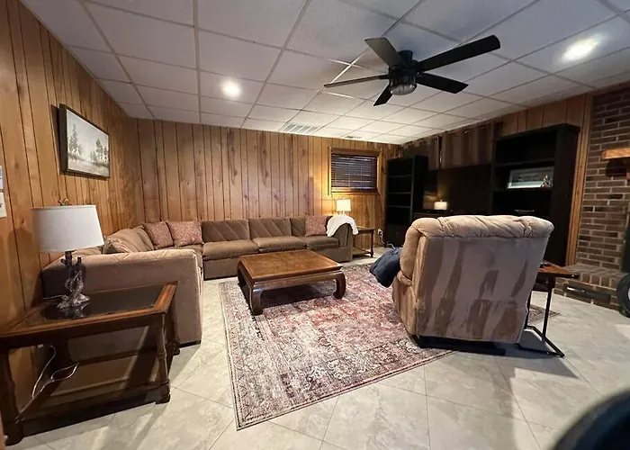 Quiet, Golf Lake Community Cozy 2Bdr 1 Bth Getaway