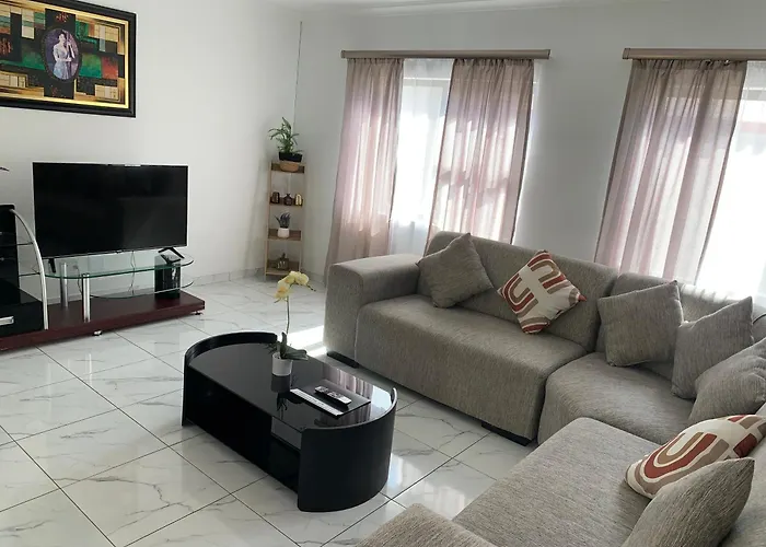 Luxury 1 Bdr Garden Cottage