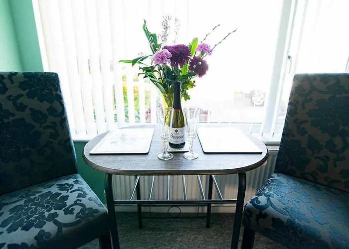 Broadstairs, Bays & Golf - Sleeps 2