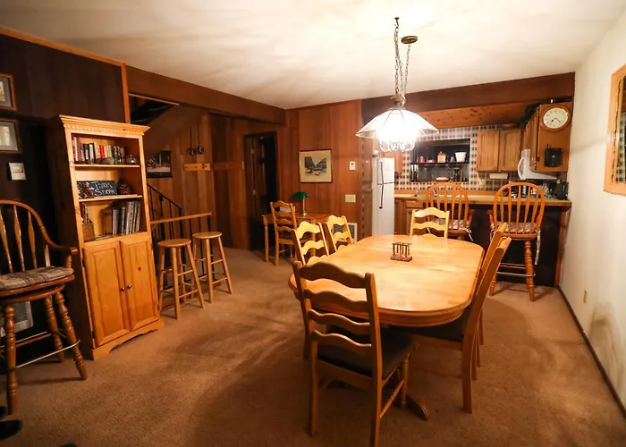 Updated Mammoth Condo On Red Line