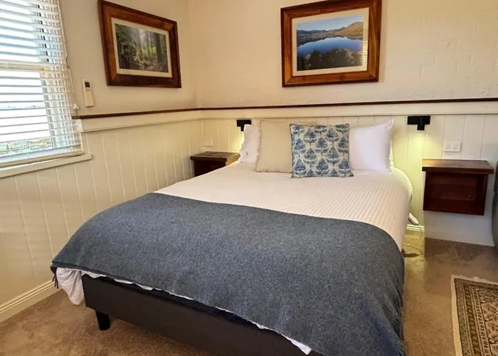 Silwood Apartment Fully Self Contained With Kitchen And Laundry