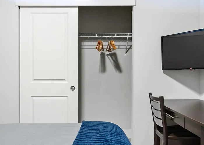 Free Parking Gym & Pool Downtown At Cityway