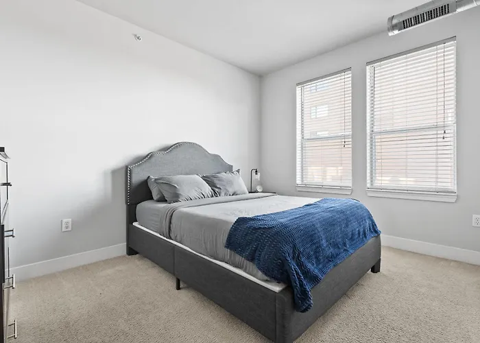 2Br Balcony Suite Gym & Pool Downtown At Cityway