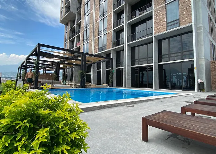 Lux 2 Bedroom Apartment, Swimming Pool, Gym And Free Parking Spot In Macro Plaza Area