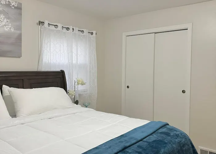 Beautiful 2 Bdrm Ocean Inspired Oasis