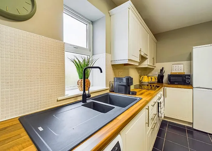 Modern Luxury Living In Waterford City Center