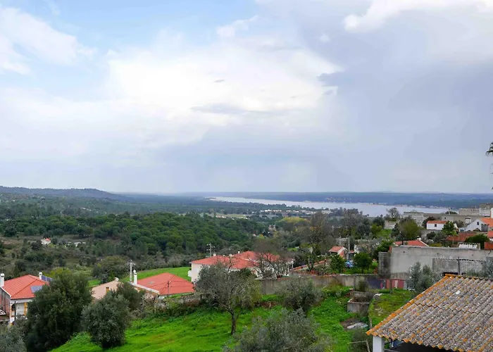 Lake View House _ Montargil