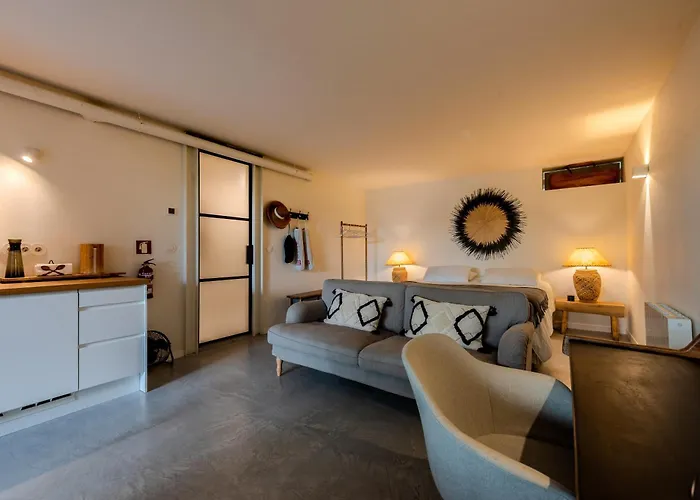 The 98 Place Carcavelos