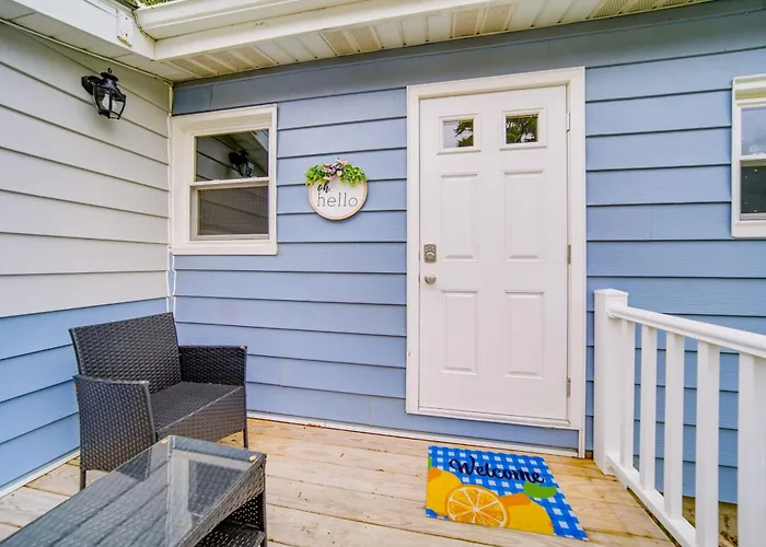 Charming Geneva Vacation Rental ~ 5 Mi To Lake!