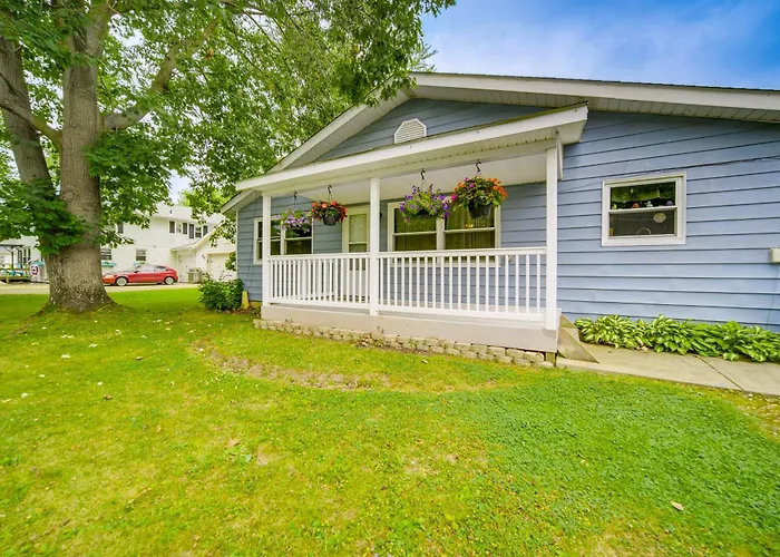 Charming Geneva Vacation Rental ~ 5 Mi To Lake!