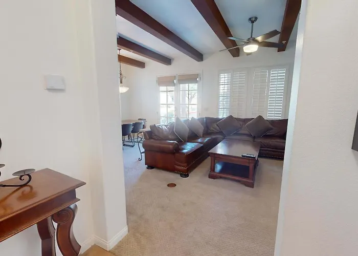 Lv214 Convenient Downstairs 2 Bed Legacy Villa