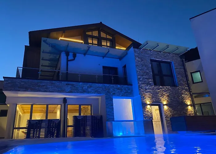 Lakeside Luxury Apartments