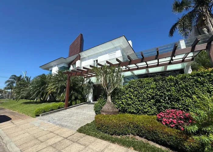Casa Luxuosa no Condomínio Condado de Capão