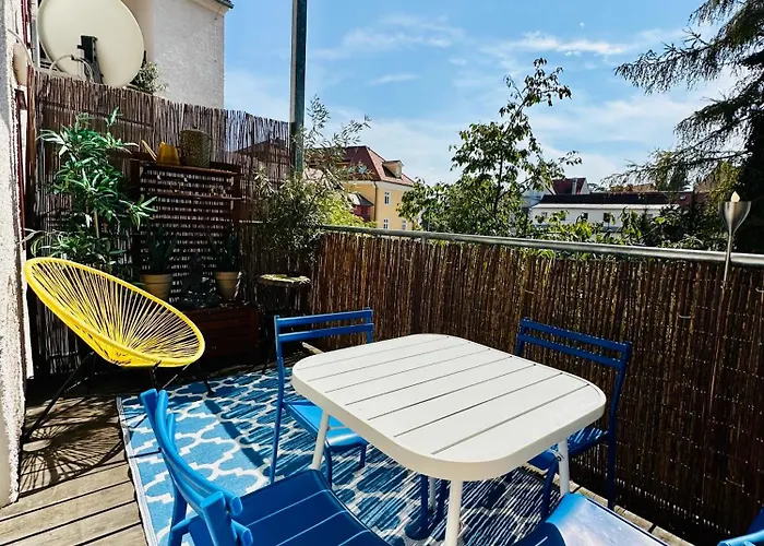 Historic City Center Boutique Apartment 3 - Free Parking - Schlossberg View - By Casa Momo