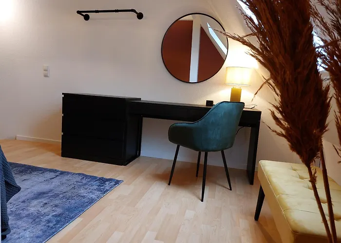 Maremar - Design-Maisonette Am Holzmarkt - Luxus Boxspringbetten - Arbeitsplatz - Loggia
