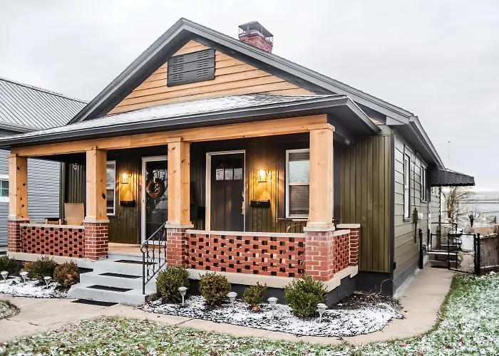 Fauver Suite B- Covered Terrace & Fenced In Yard