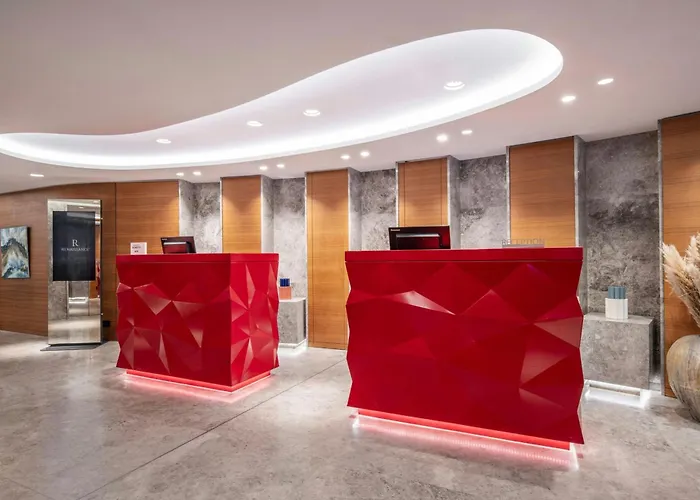  Renaissance Paris Republique & Spa