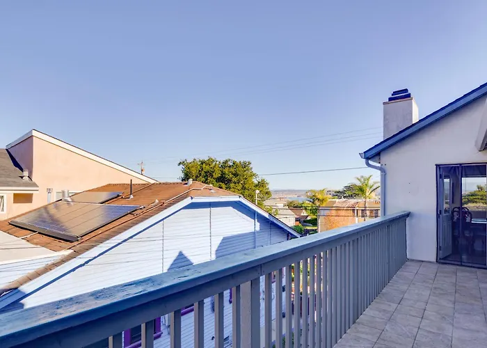 Breezy & Central Monterey Apt With Bay View!