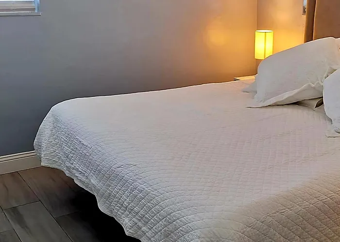 Holiday, 3Br Private Duplex In Cutler Bay, Pool Table, Bbq, Laundry, Living Room, Kitchen, Terrace, Free Parking