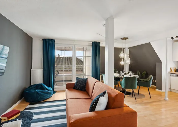 Maremar - Design-Maisonette Am Holzmarkt - Luxus Boxspringbetten - Arbeitsplatz - Loggia