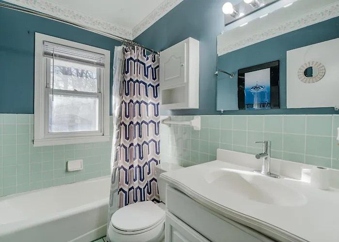 Cozy 3Br Home In Oakdale With Bbq & Private Patio!