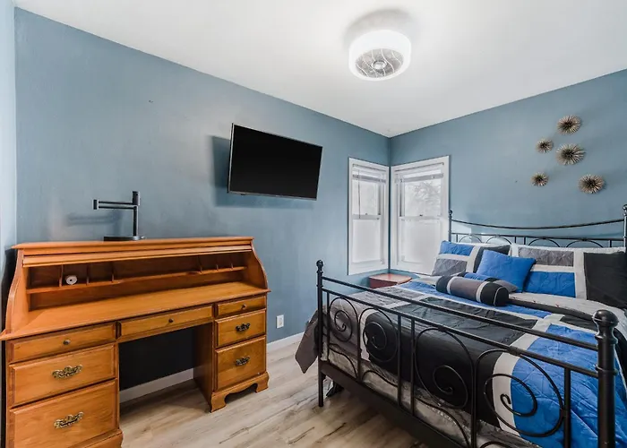 Cozy 3Br Home In Oakdale With Bbq & Private Patio!