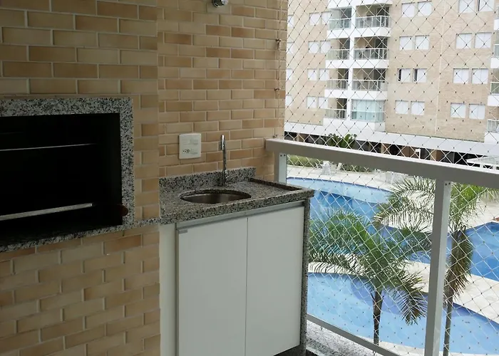 Jd. S. Lourenço - Riviera - Novo, 3 dorm, AC, 300m do mar, serviço de praia