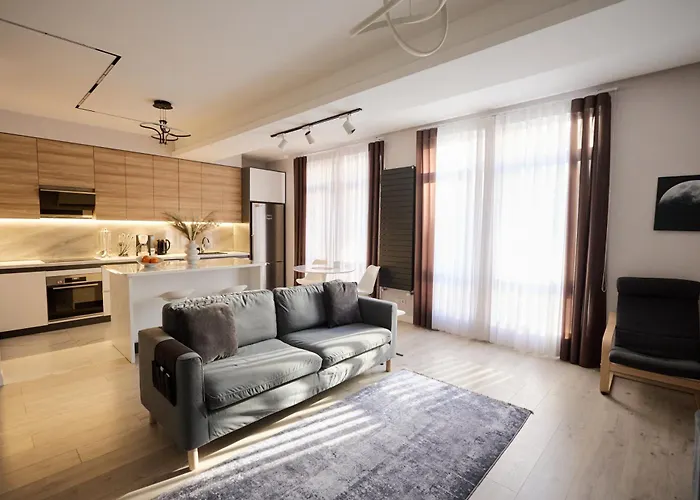 Lovely 1-Bedroom Rental Unit In Downtown