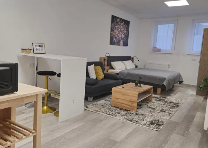 Offbase Lodging No9