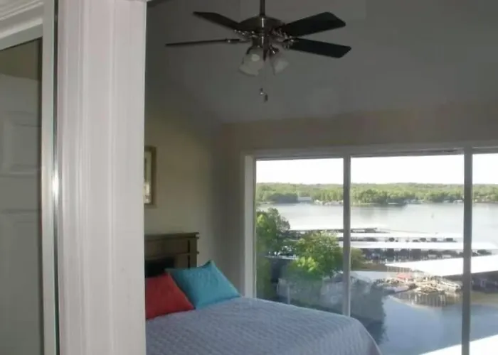 Spacious 3 Bedroom Ozark Penthouse