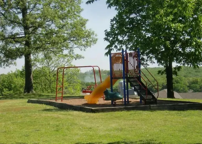 Spacious 3 Bedroom Ozark Penthouse