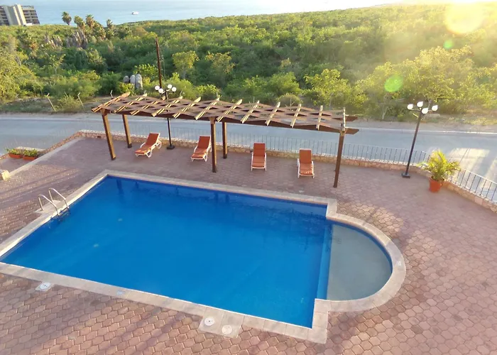 Sunrock Hotel & Suites