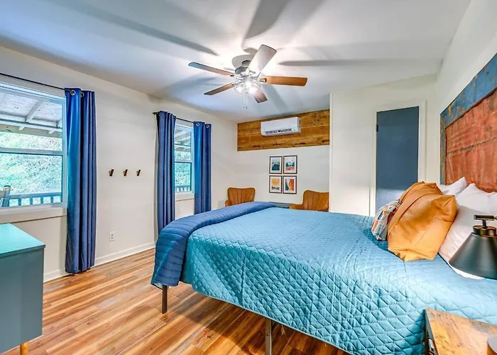 The Hala Lodge And Campground -Riverfront Class 3 -1Bed 1Bath On Nantahala River
