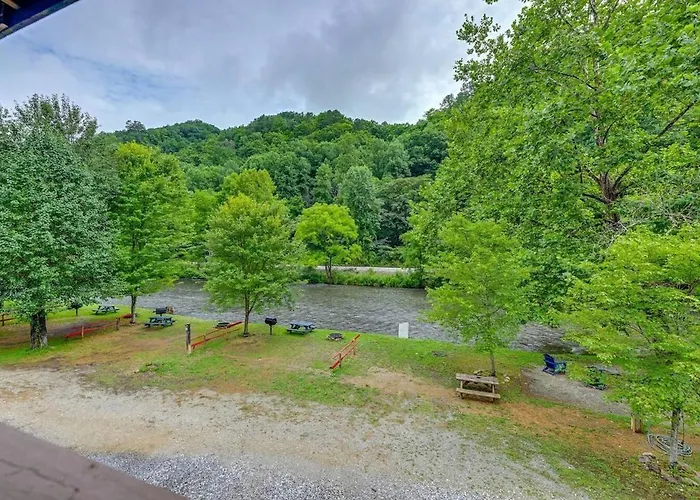 The Hala Lodge And Campground -Riverfront Class 3 -1Bed 1Bath On Nantahala River