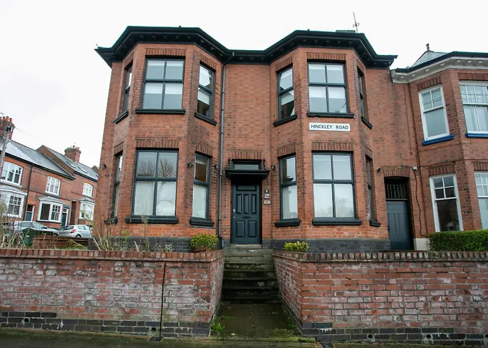 Beautiful, Entire Luxurious One Bedroom Flat