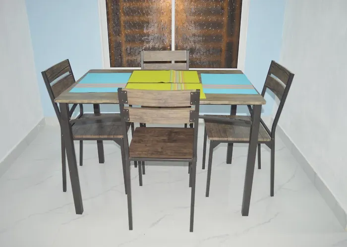 Apartamento Amueblado Caribe: Convenient Airport Retreat