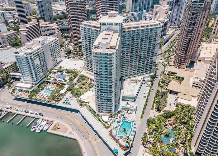 15Fl Waikiki Studio With Lanai, Pool & Near Waikiki Beach