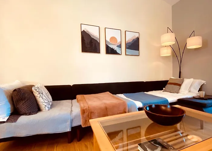 Kingstonstays The Neighbourhood, Expansive Loft, Free Parking