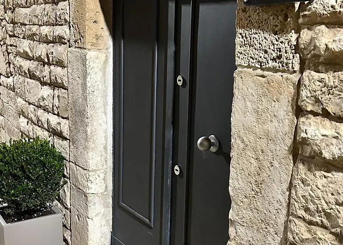 Apollonia Suite