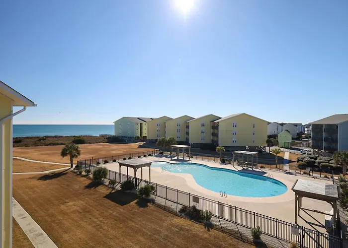 Carolina Waves - Oceanfront Relaxation And Poolside Fun In Surf City!