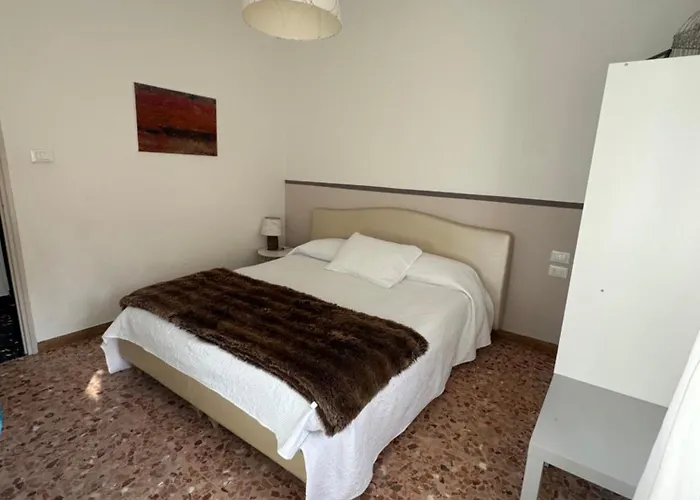 2-Bedroom Sunny Sea View With Balcony, La Casa Di Christine