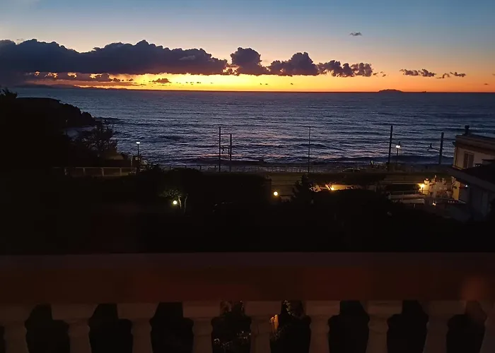 Seafront Loft In Liberty Villa