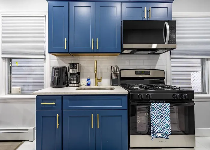 Modern Escape 3Br Apt With Parking