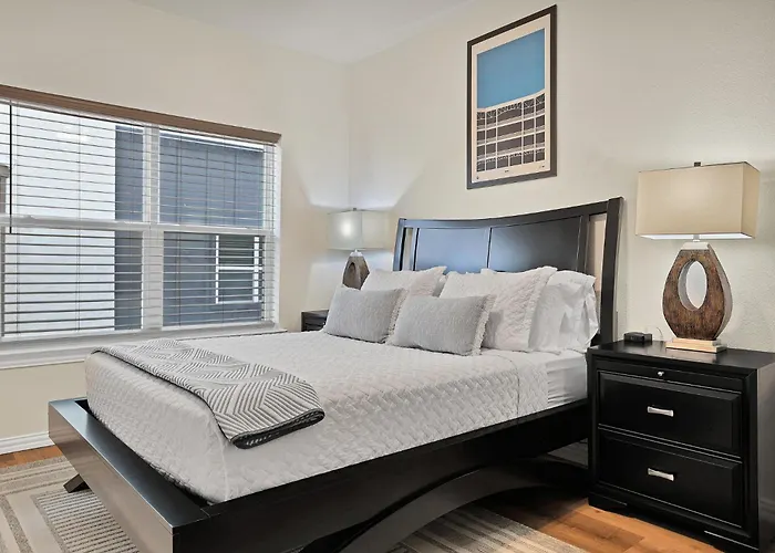 Victory Villa - Lux Townhome Walk 2 Globe Life - Rangers & Cowboys Stadiums
